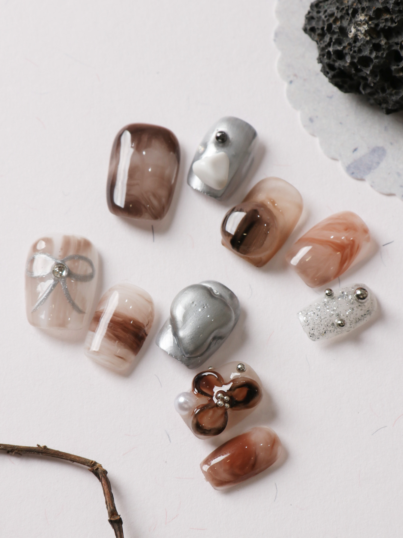 10 faux ongles courts marron e - Nail Adhesive Tab avis et prix