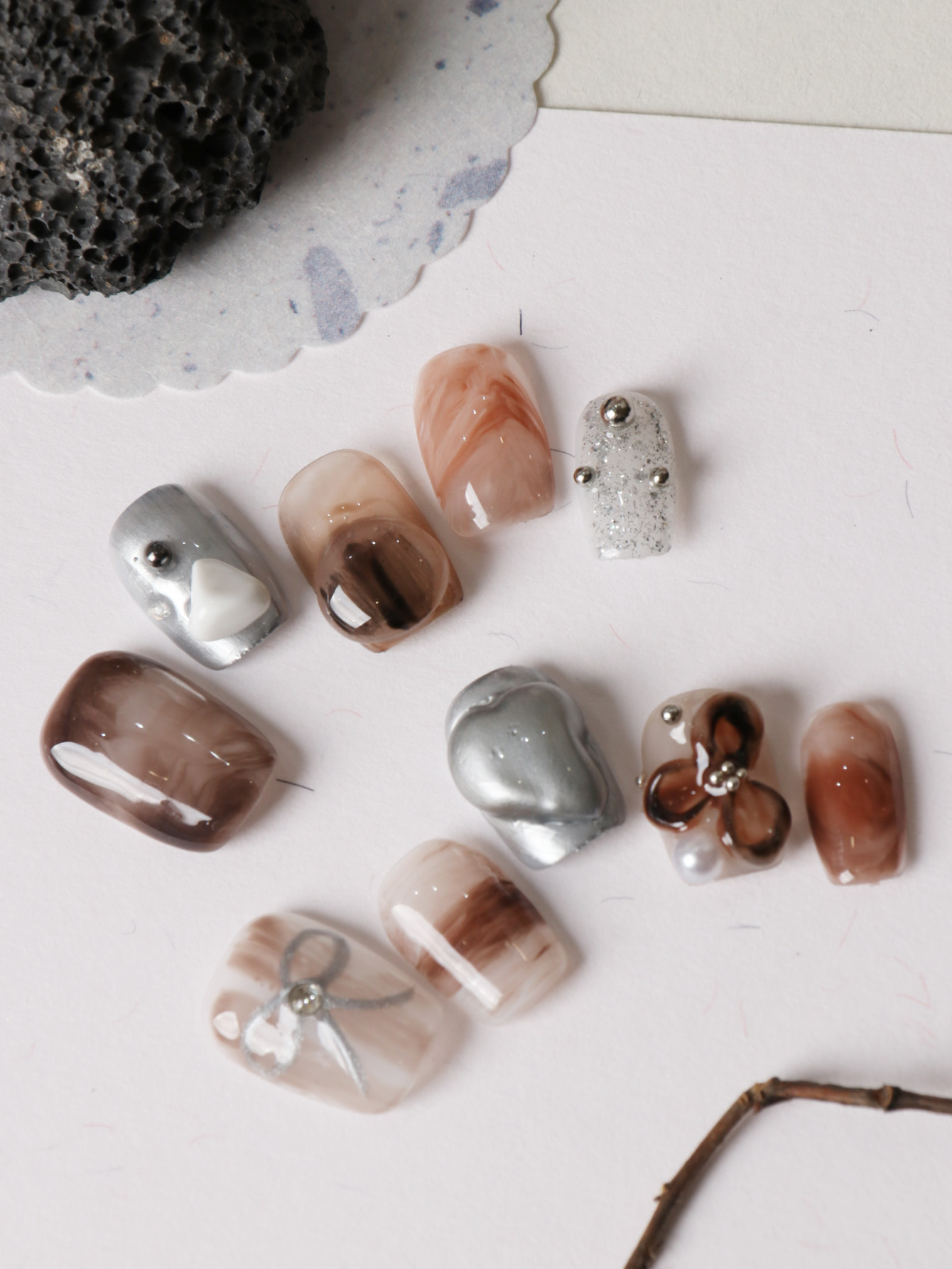 10 faux ongles courts marron e - Nail Adhesive Tab avis et prix